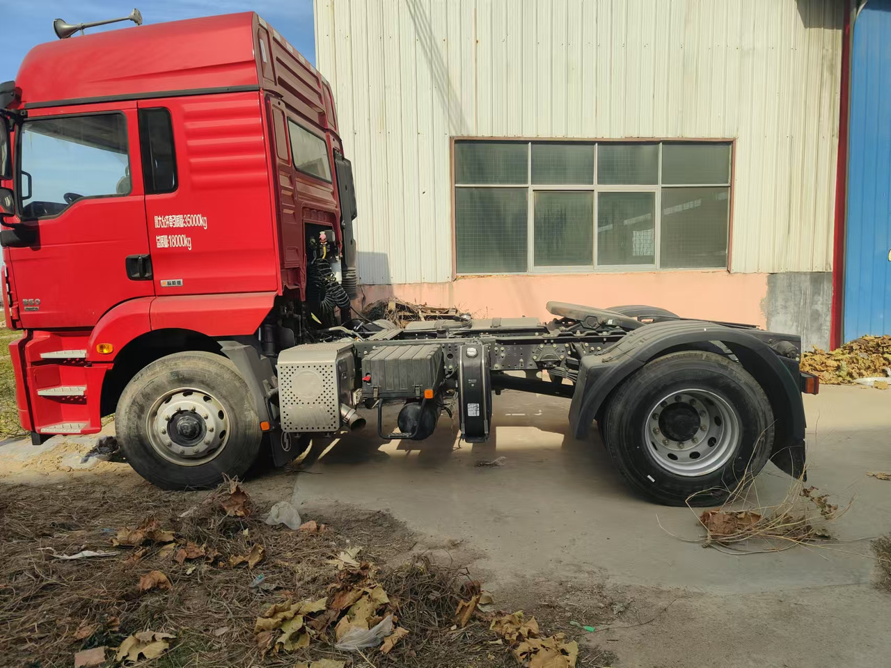 SHACMAN M3000 - Tractor unit: picture 3 SHACMAN M3000 - Tractor unit: picture 3