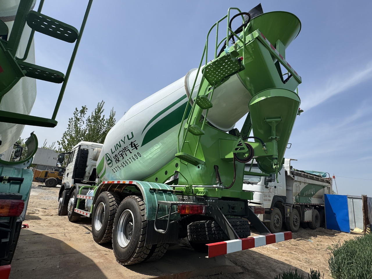 Howo - Concrete mixer truck: picture 5 Howo - Concrete mixer truck: picture 5