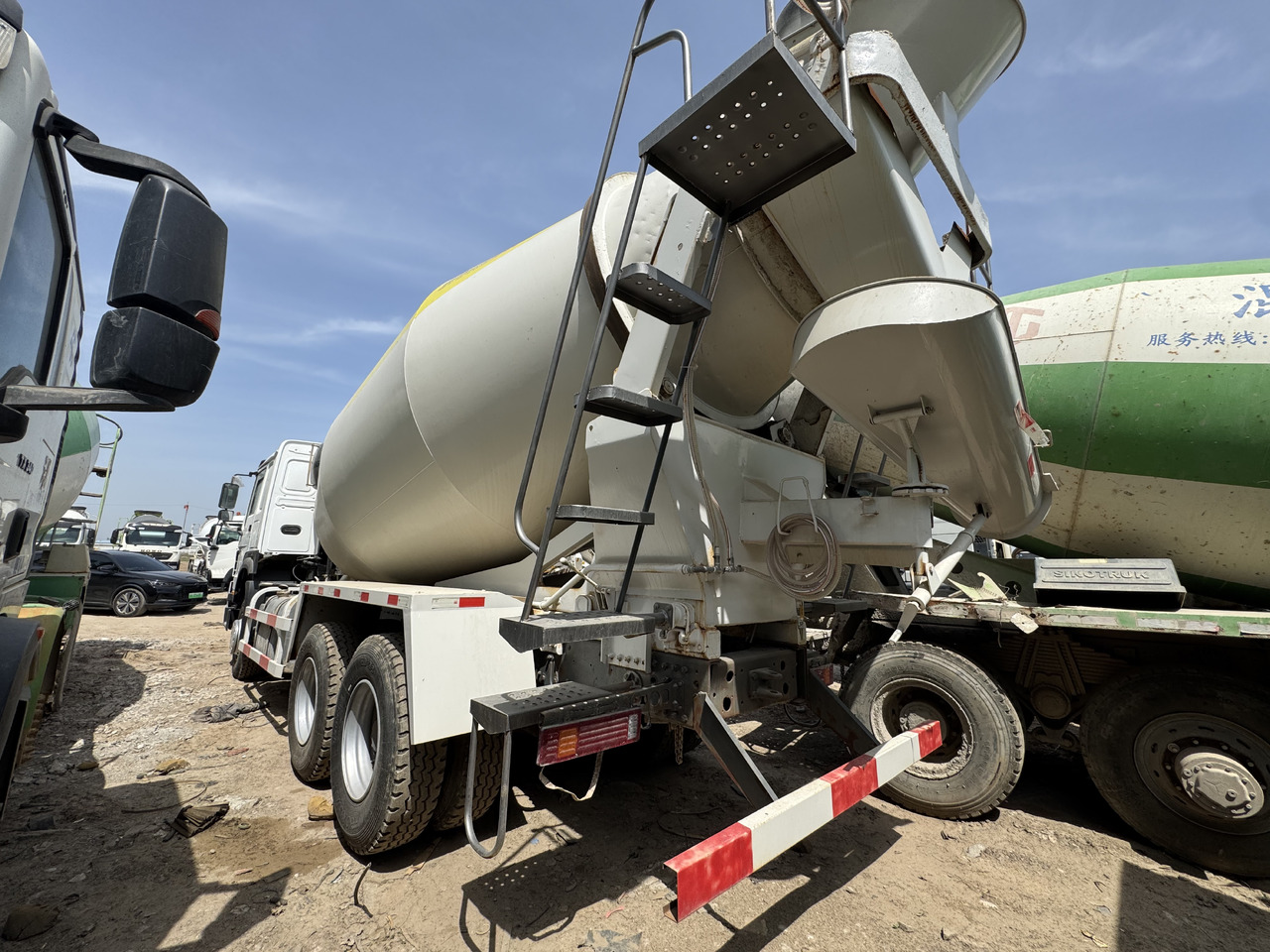 Howo - Concrete mixer truck: picture 3 Howo - Concrete mixer truck: picture 3