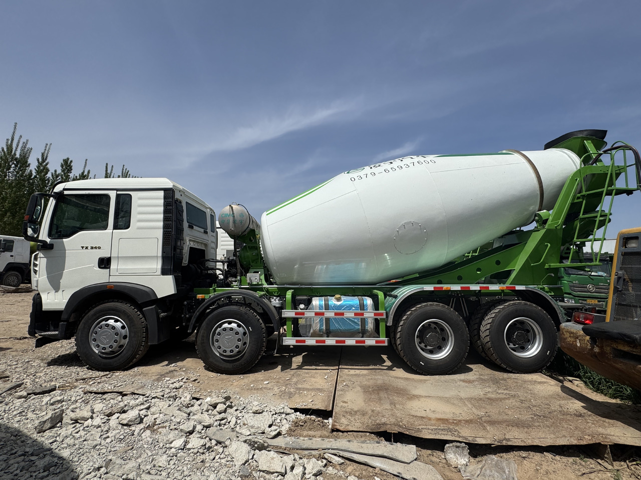 Howo - Concrete mixer truck: picture 1 Howo - Concrete mixer truck: picture 1