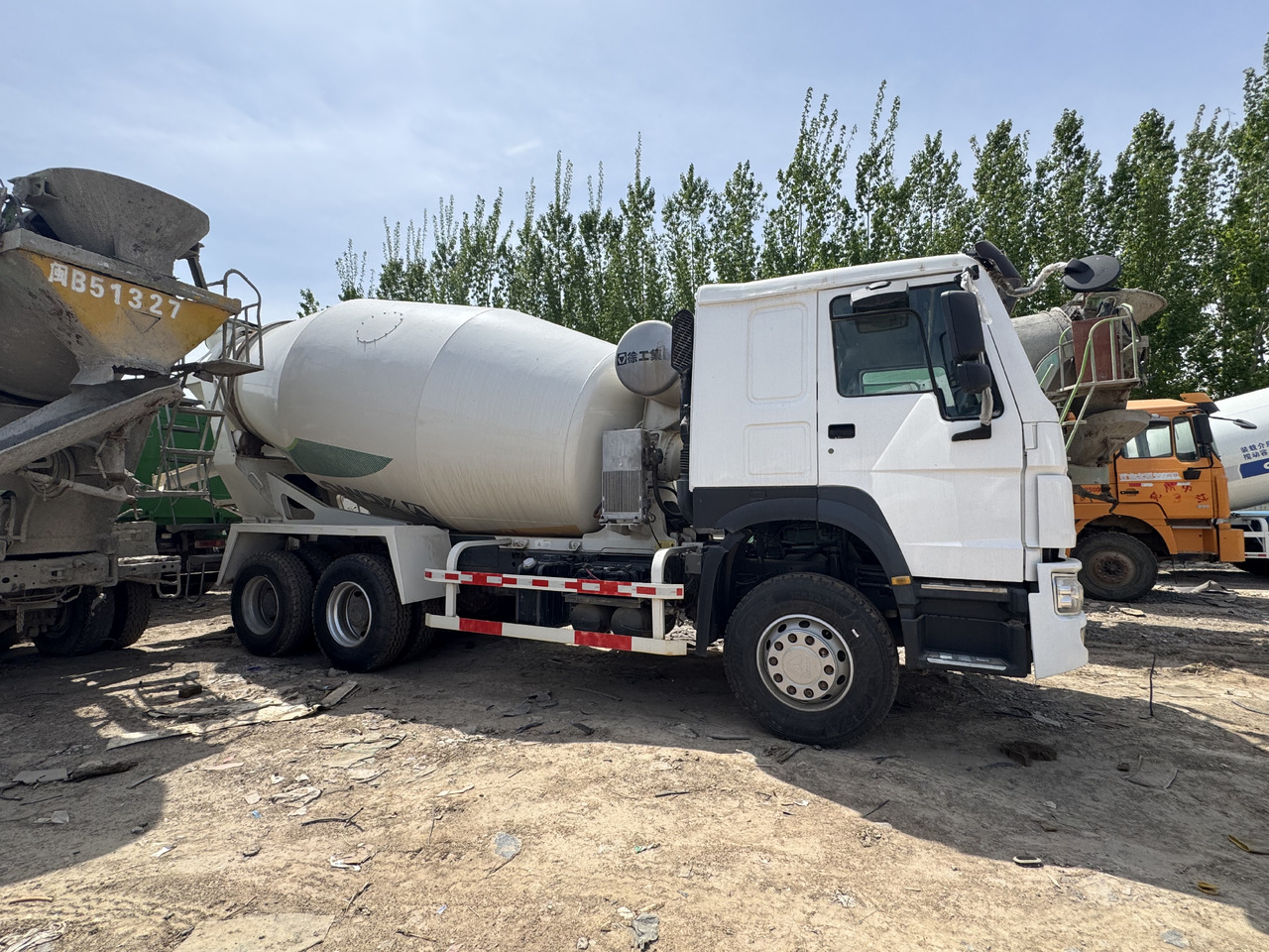 Howo - Concrete mixer truck: picture 5 Howo - Concrete mixer truck: picture 5