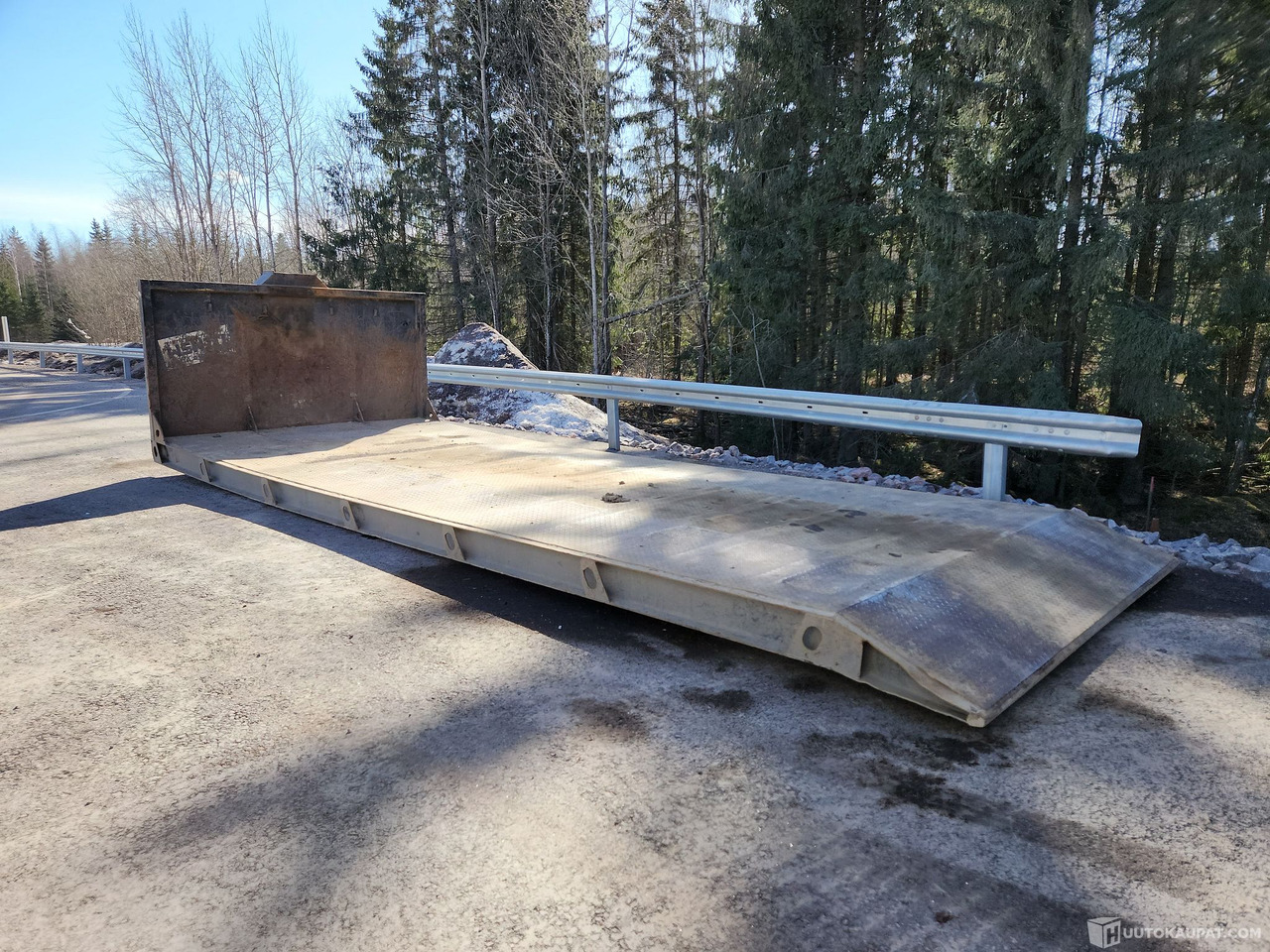 6,5 metrinen konelava koukku- ja vaijeritartunnalla. ENITEN TARJOAVALLE, Tuusula - Roll-off container: picture 1 6,5 metrinen konelava koukku- ja vaijeritartunnalla. ENITEN TARJOAVALLE, Tuusula - Roll-off container: picture 1
