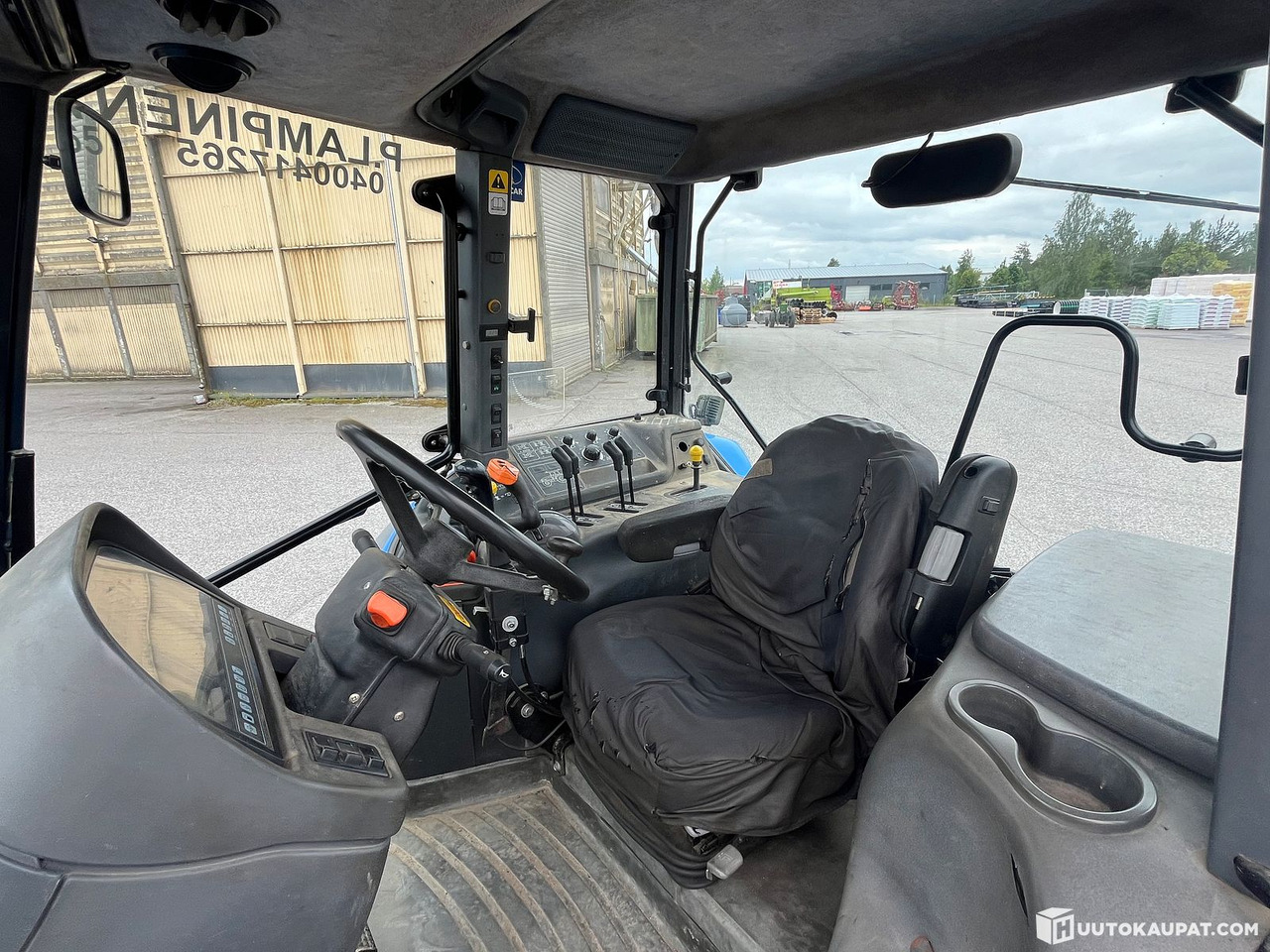 Farm tractor New Holland TM155 tractor with front loader, 2004, Salo: picture 35