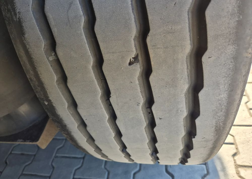 Krone BDE STANDARD PODNOSZONY DACH / z Niemiec PONADGABARYTY POSZERZANA OPONY 80% - Curtainsider semi-trailer: picture 4 Krone BDE STANDARD PODNOSZONY DACH / z Niemiec PONADGABARYTY POSZERZANA OPONY 80% - Curtainsider semi-trailer: picture 4