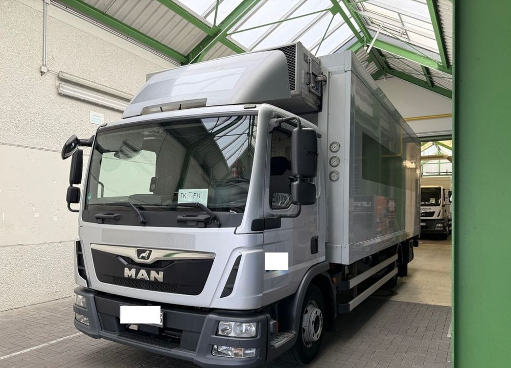 MAN TGL 12.250 6.3m AUTOMAT KLIMA z Niemiec ESP EURO 6 / 4.3 rozstaw / Chlodnia FRIGOBLOCK / TOP STAN / okazja nauka jazdy MOŻLIWOŚĆ DOSTOSOWANIA 12t - Refrigerated truck: picture 2 MAN TGL 12.250 6.3m AUTOMAT KLIMA z Niemiec ESP EURO 6 / 4.3 rozstaw / Chlodnia FRIGOBLOCK / TOP STAN / okazja nauka jazdy MOŻLIWOŚĆ DOSTOSOWANIA 12t - Refrigerated truck: picture 2