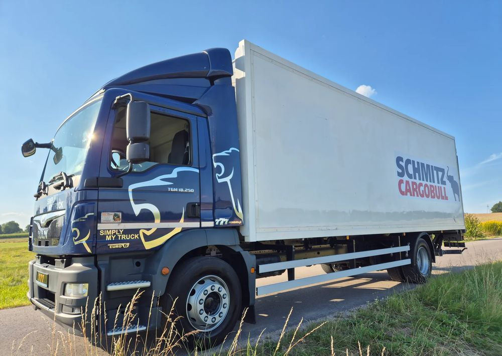 MAN TGM 18.250 Carrier 1950 D/E z Holandii / TOP STAN / 7.5m / 18 palet / winda + drzwi boczne / OKAZJA - Refrigerated truck: picture 3 MAN TGM 18.250 Carrier 1950 D/E z Holandii / TOP STAN / 7.5m / 18 palet / winda + drzwi boczne / OKAZJA - Refrigerated truck: picture 3