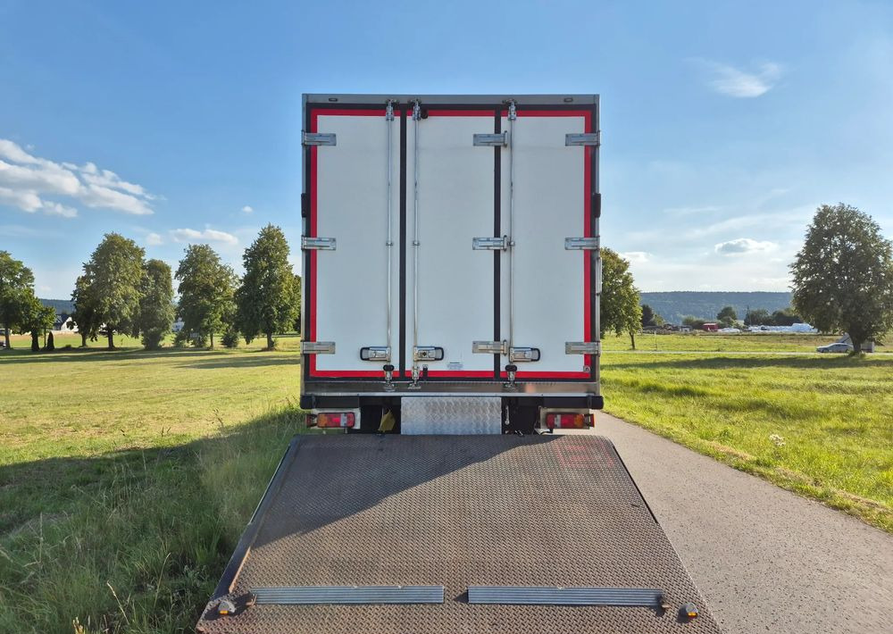 Refrigerated truck MAN TGM 18.250 Carrier 1950 D/E z Holandii / TOP STAN / 7.5m / 18 palet / winda + drzwi boczne / OKAZJA: picture 12