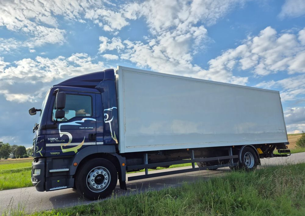 MAN TGM 18.250 Carrier 1950 D/E z Holandii / TOP STAN / 7.5m / 18 palet / winda + drzwi boczne / OKAZJA - Refrigerated truck: picture 2 MAN TGM 18.250 Carrier 1950 D/E z Holandii / TOP STAN / 7.5m / 18 palet / winda + drzwi boczne / OKAZJA - Refrigerated truck: picture 2