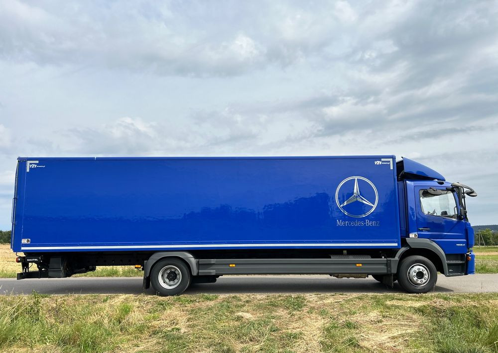 Mercedes-Benz Atego 1524 Z Niemiec 8.65m TOP 2018 Przód i tył na poduszkach 15t DMC / TOP STAN - Box truck: picture 5 Mercedes-Benz Atego 1524 Z Niemiec 8.65m TOP 2018 Przód i tył na poduszkach 15t DMC / TOP STAN - Box truck: picture 5