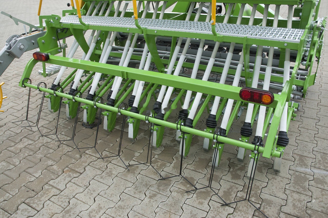 Bomet S109 2,5m nabudowane na brony wirnikowe Scorpius - Seed drill: picture 2 Bomet S109 2,5m nabudowane na brony wirnikowe Scorpius - Seed drill: picture 2