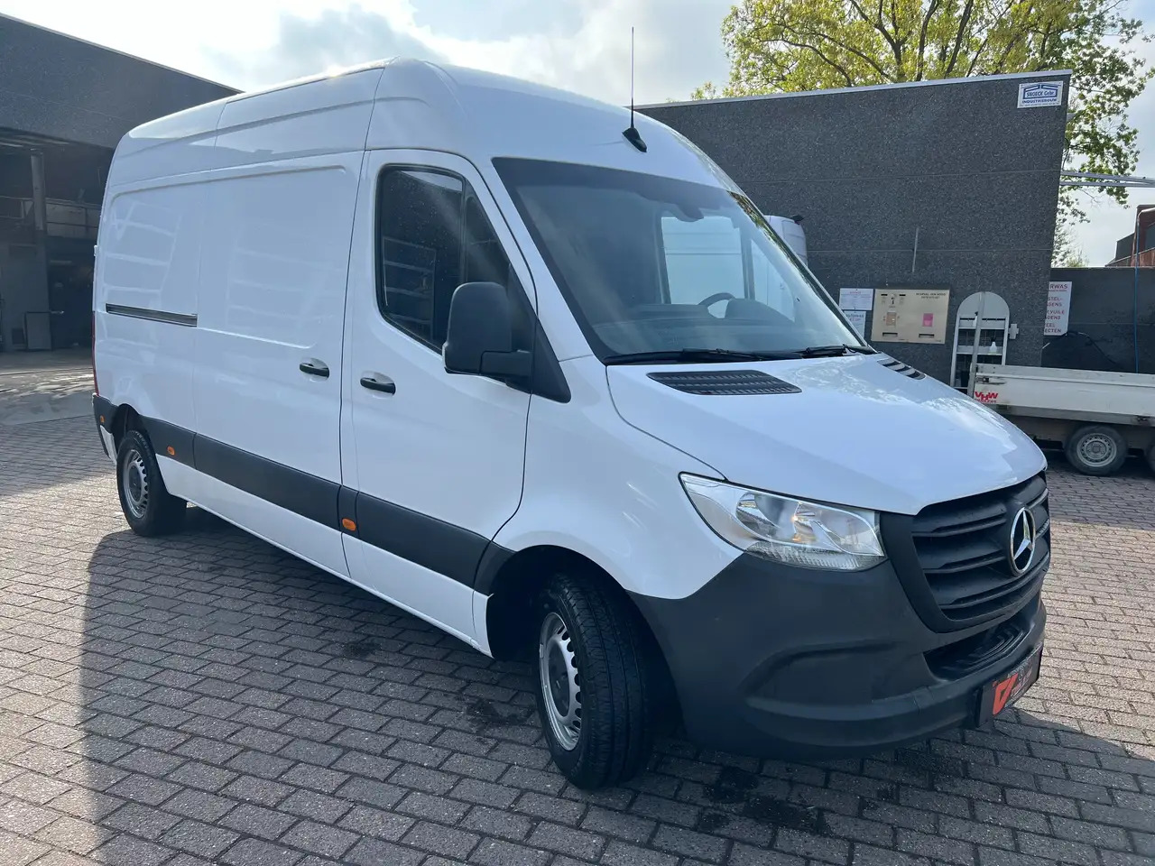 Mercedes-Benz Sprinter 315 L2H2 FWD (27.000€ex) MBUX|CARPLAY - Panel van: picture 3 Mercedes-Benz Sprinter 315 L2H2 FWD (27.000€ex) MBUX|CARPLAY - Panel van: picture 3