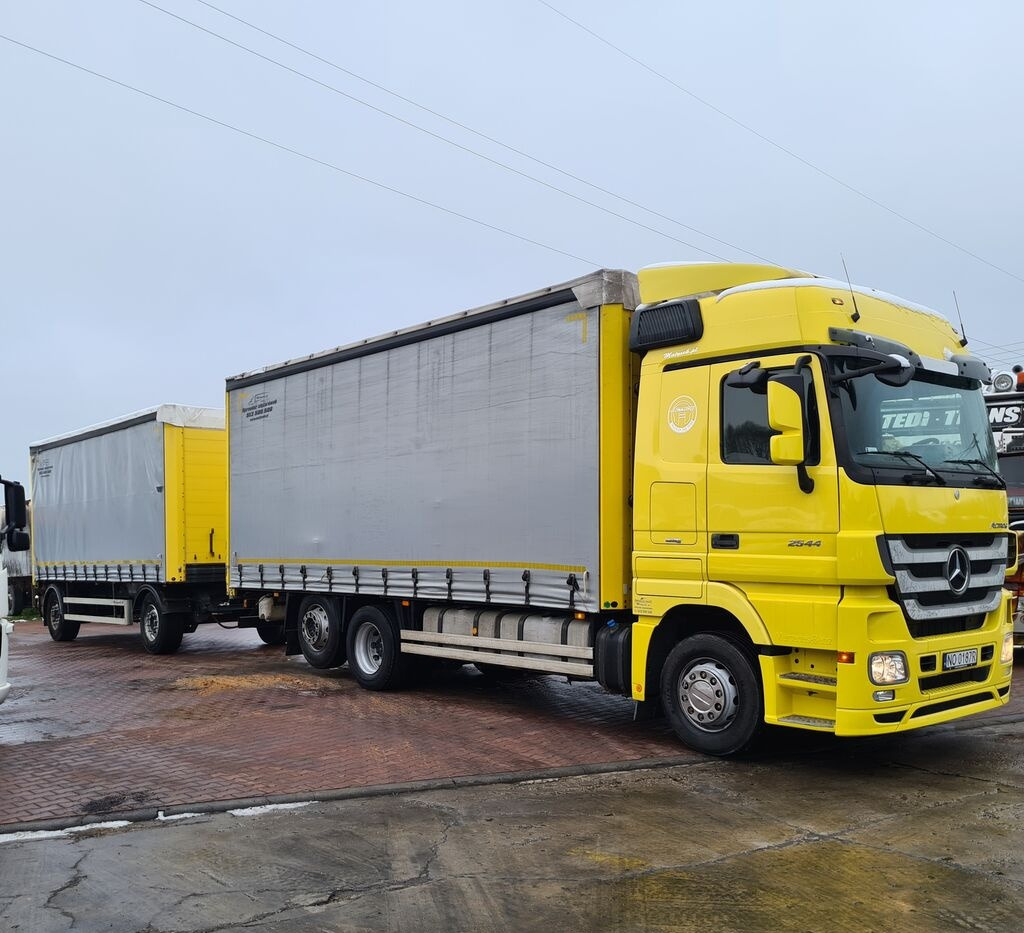 Schmitz Cargobull WIELTON - Curtainsider trailer: picture 1 Schmitz Cargobull WIELTON - Curtainsider trailer: picture 1