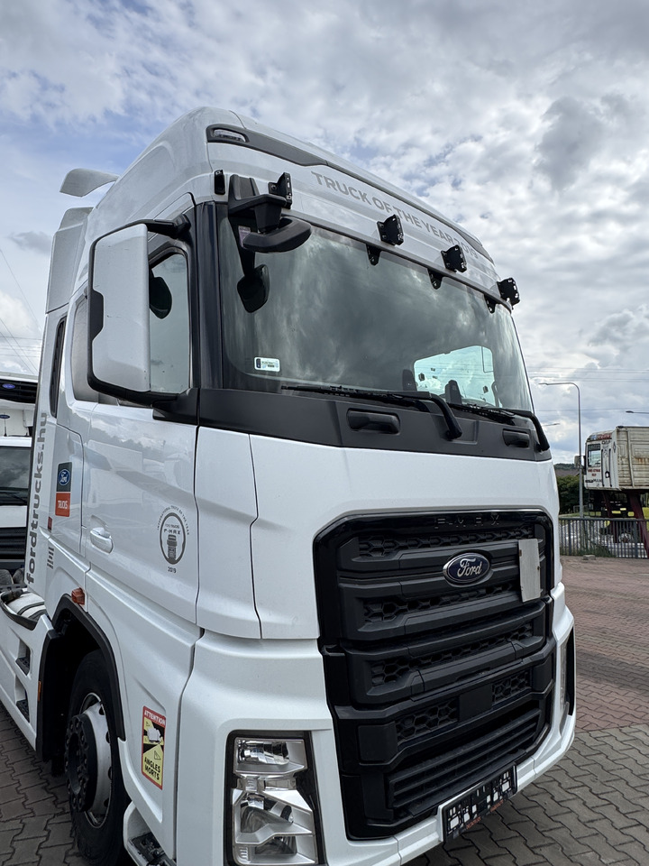 FORD F-MAX TRUCKS 500 - Cab: picture 1 FORD F-MAX TRUCKS 500 - Cab: picture 1