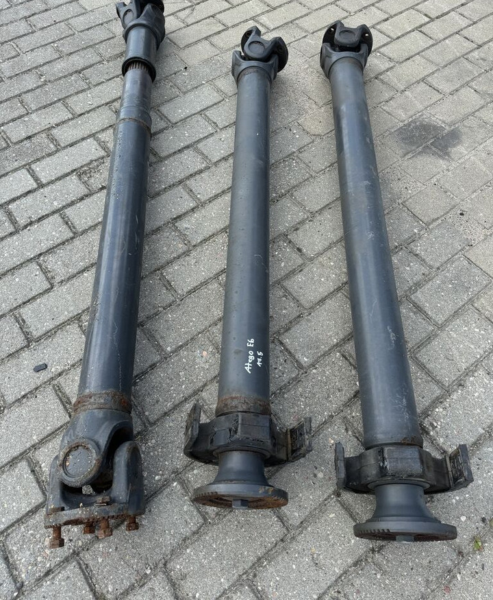 Mercedes-Benz WAŁ PĘDNY NAPĘDOWY 3 CZĘSCIOWY MERCEDES ATEGO III 17.5 - Axle and parts for Truck: picture 2 Mercedes-Benz WAŁ PĘDNY NAPĘDOWY 3 CZĘSCIOWY MERCEDES ATEGO III 17.5 - Axle and parts for Truck: picture 2