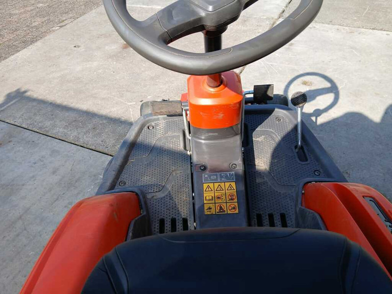 Husqvarna R 214C - Lawn mower: picture 4 Husqvarna R 214C - Lawn mower: picture 4