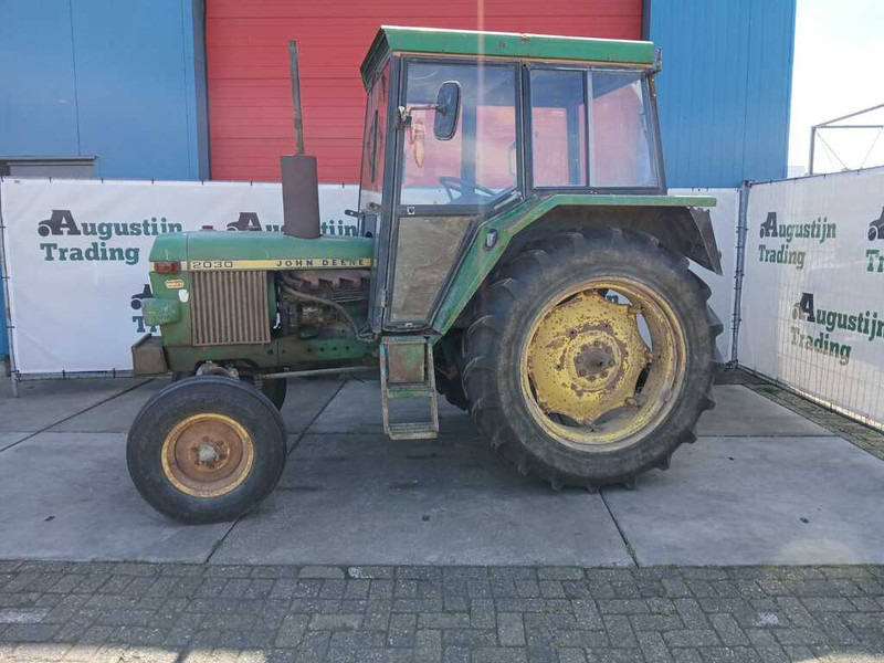 John Deere 2030 VCE - Farm tractor: picture 1 John Deere 2030 VCE - Farm tractor: picture 1