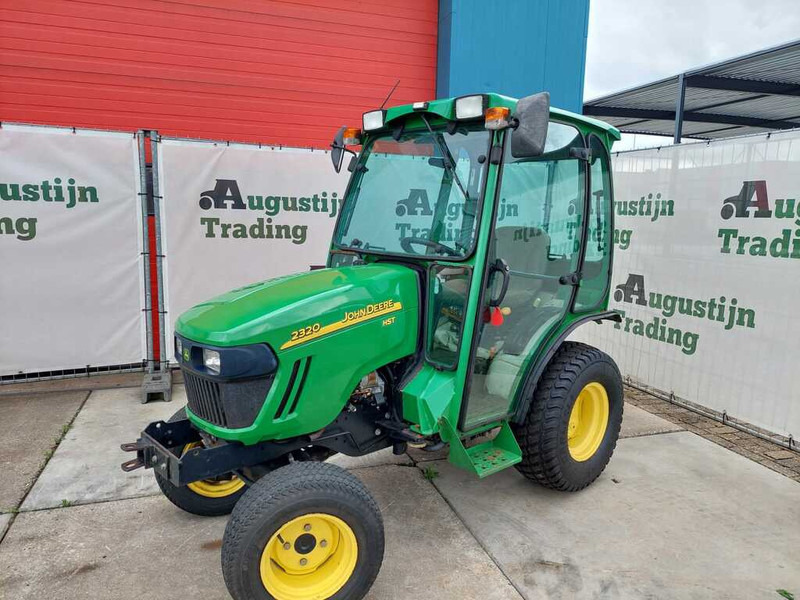 John Deere 2320 - Compact tractor: picture 1 John Deere 2320 - Compact tractor: picture 1