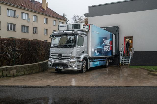 Mercedes-Benz eActros 300 L - Refrigerated truck: picture 4 Mercedes-Benz eActros 300 L - Refrigerated truck: picture 4