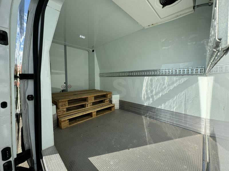 Renault Master - Refrigerated delivery van: picture 5 Renault Master - Refrigerated delivery van: picture 5