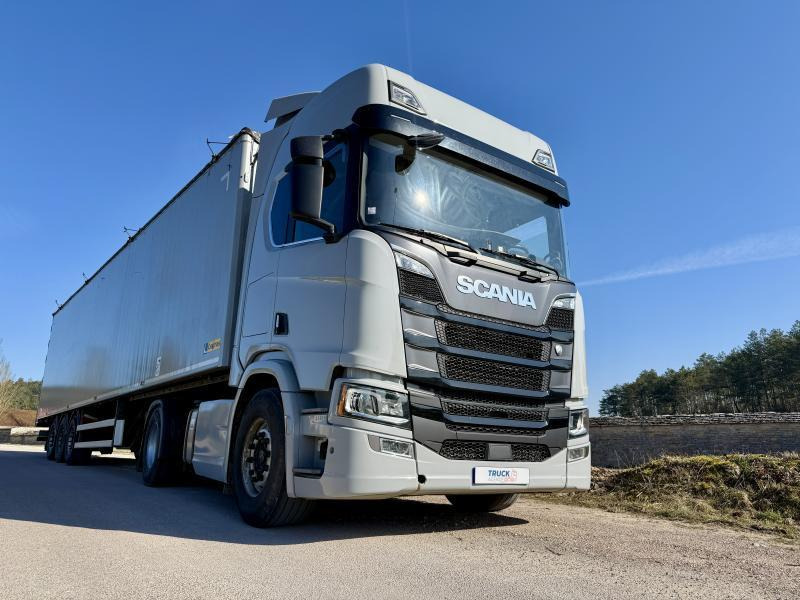 Scania R 520 - Tractor unit: picture 1 Scania R 520 - Tractor unit: picture 1
