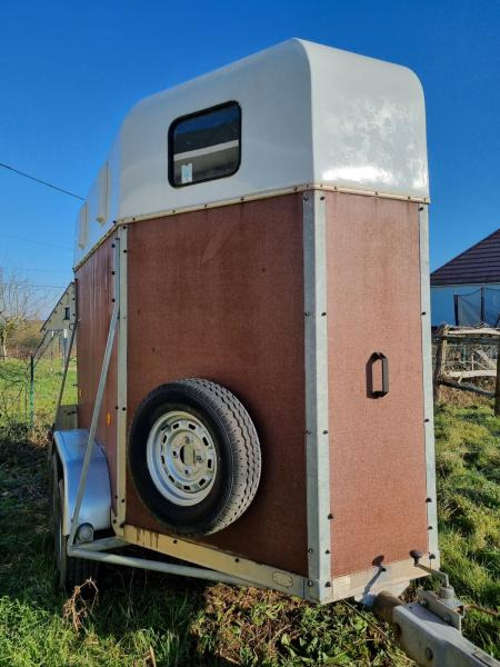 Vanisere - Horse trailer: picture 1 Vanisere - Horse trailer: picture 1