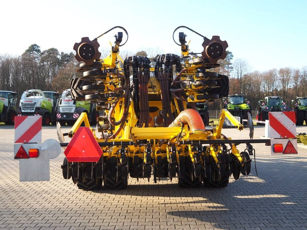Bednar OMEGA OO 4000L - Combine seed drill: picture 3 Bednar OMEGA OO 4000L - Combine seed drill: picture 3