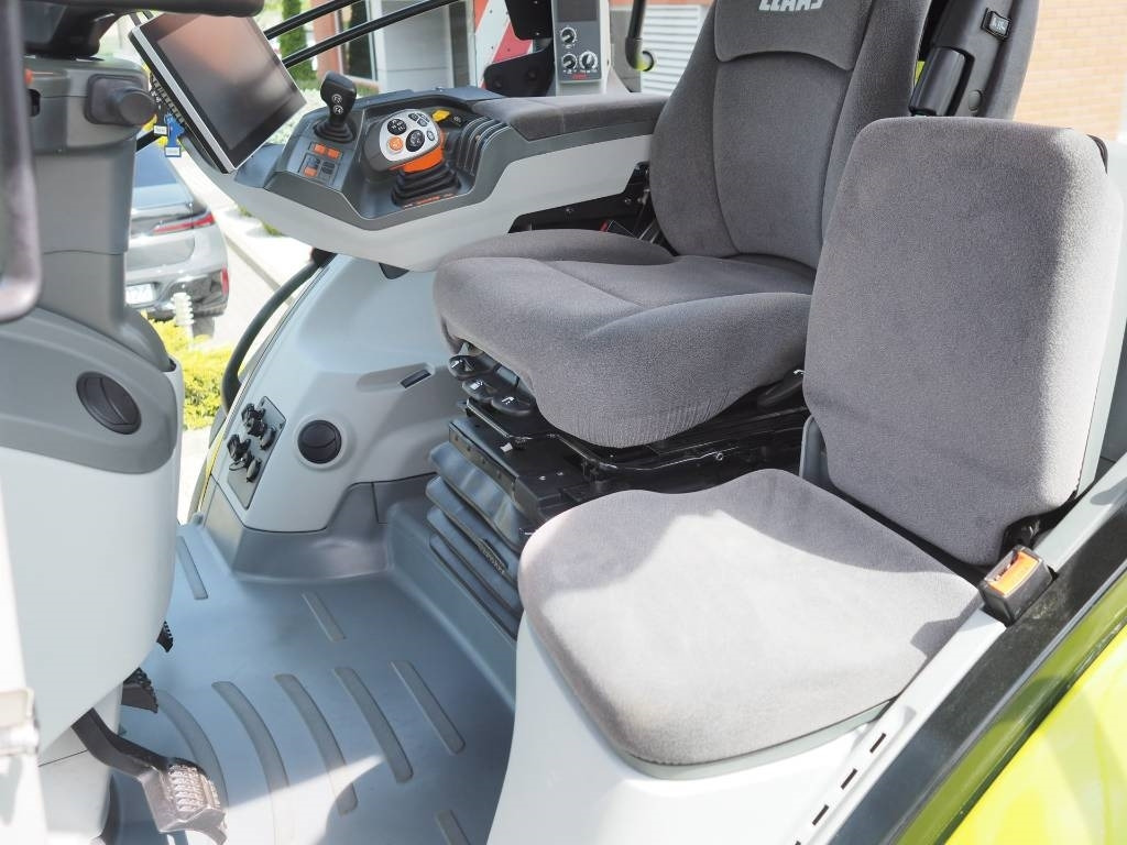 Farm tractor Claas Axion 850 Cebis: picture 6