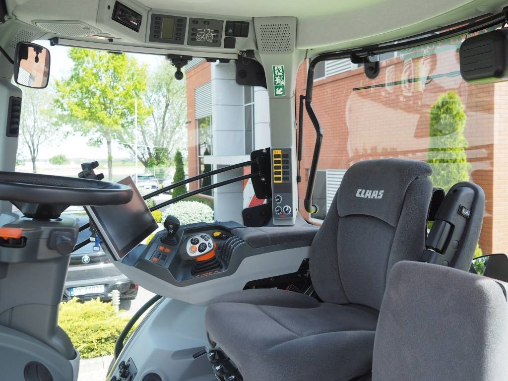 Farm tractor Claas Axion 850 Cebis: picture 5