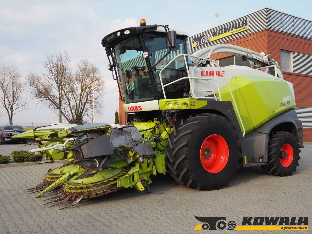 Forage harvester Claas Jaguar 840 4WD + Orbis 450: picture 1