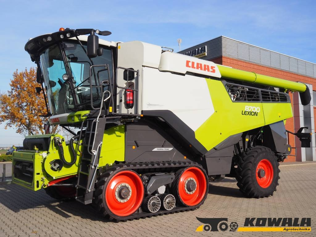 Claas Lexion 8700TT + V1080 2-stage threshing drum drive  - Combine harvester: picture 1 Claas Lexion 8700TT + V1080 2-stage threshing drum drive  - Combine harvester: picture 1