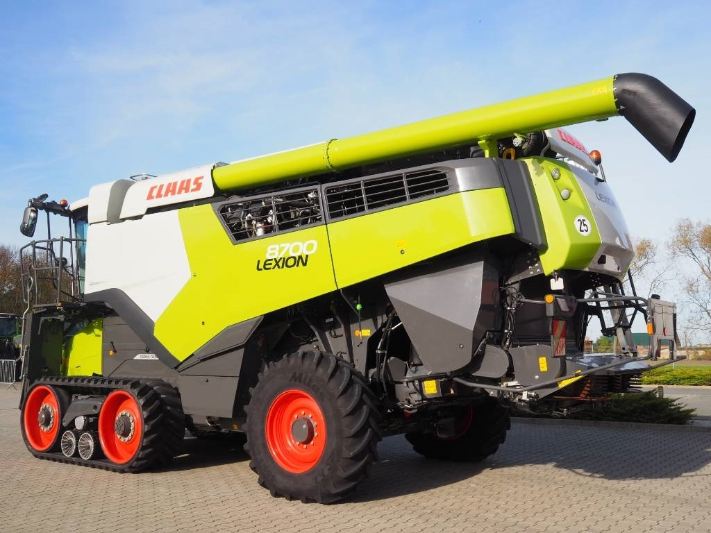 Claas Lexion 8700TT + V1080 2-stage threshing drum drive  - Combine harvester: picture 2 Claas Lexion 8700TT + V1080 2-stage threshing drum drive  - Combine harvester: picture 2