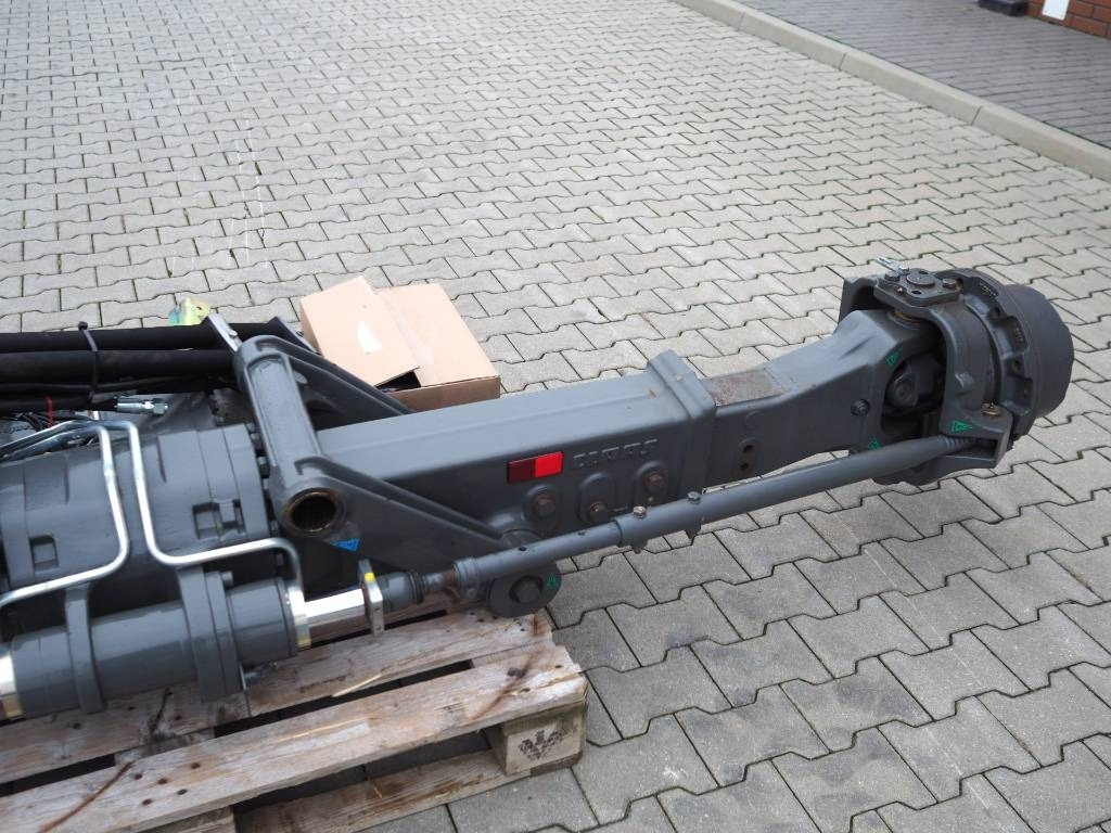 Claas Lexion / NAF rear driving axle / 4WD - Harvester attachment: picture 3 Claas Lexion / NAF rear driving axle / 4WD - Harvester attachment: picture 3