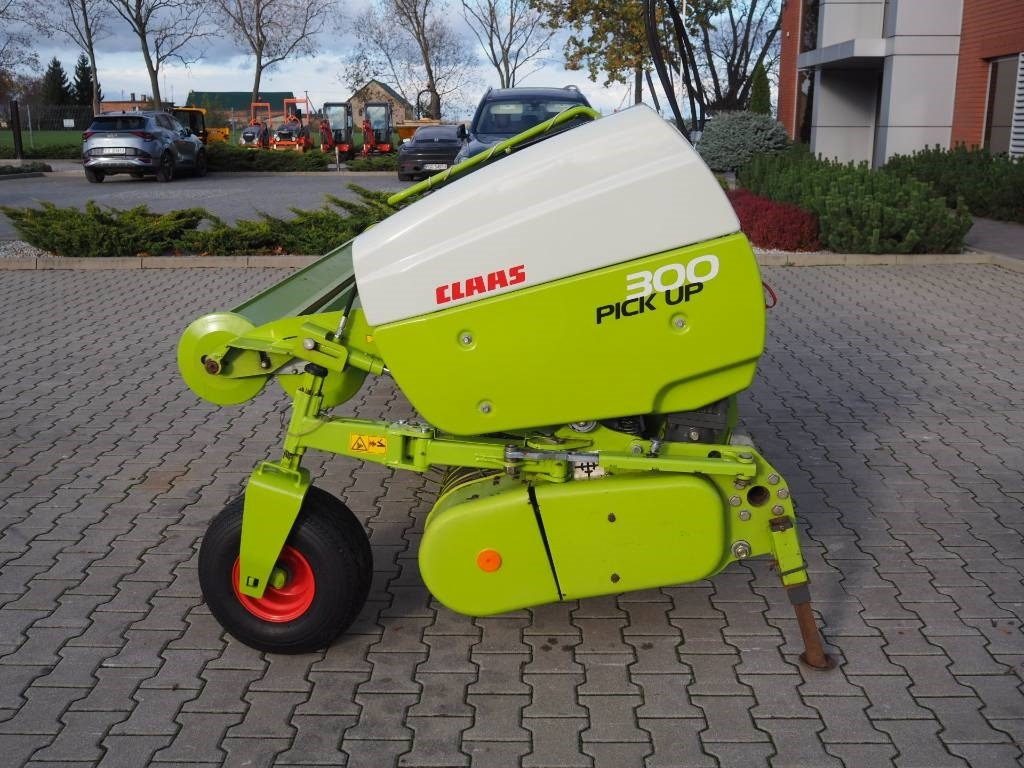 Claas PICK UP 300 HD - Forage harvester attachment: picture 2 Claas PICK UP 300 HD - Forage harvester attachment: picture 2