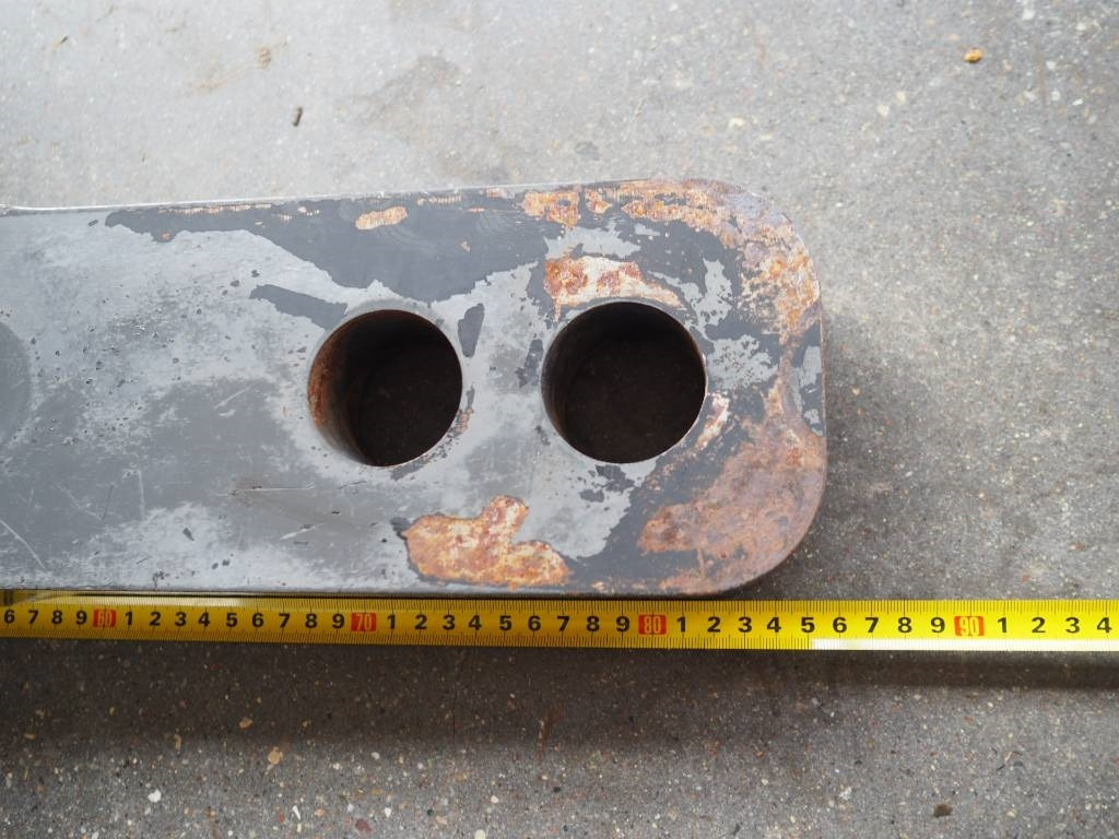 Claas Xerion - bumper hitch K80 - Body and exterior for Agricultural machinery: picture 2 Claas Xerion - bumper hitch K80 - Body and exterior for Agricultural machinery: picture 2