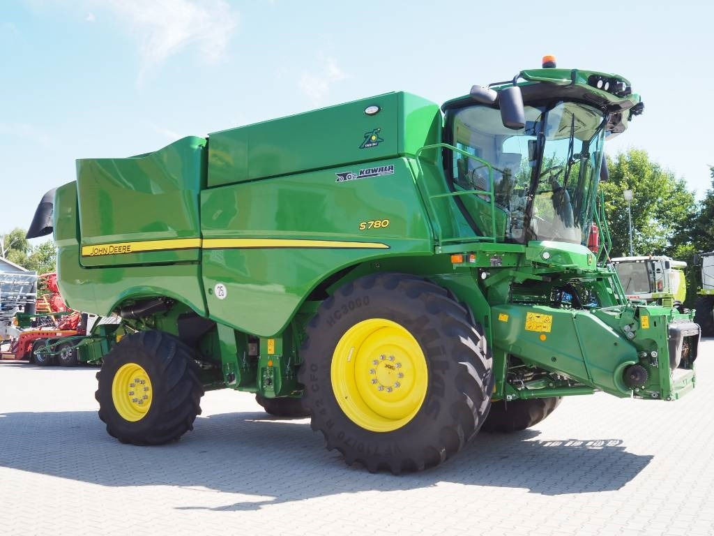 John Deere S780 + 730X - Combine harvester: picture 4 John Deere S780 + 730X - Combine harvester: picture 4
