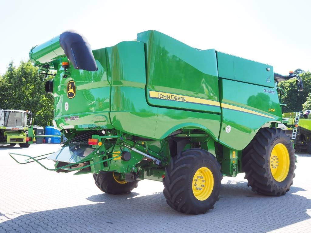 John Deere S780 + 730X - Combine harvester: picture 3 John Deere S780 + 730X - Combine harvester: picture 3