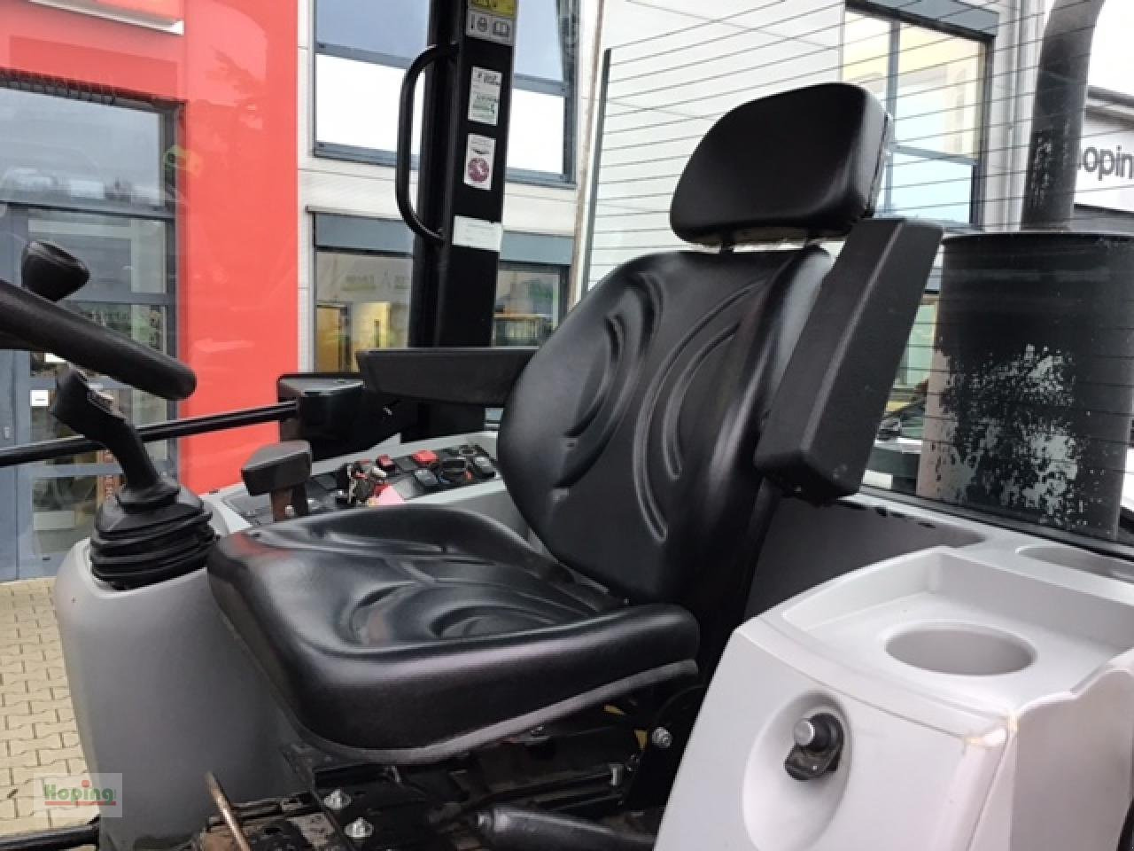 Wheel loader Caterpillar 907 H: picture 9 Wheel loader Caterpillar 907 H: picture 9