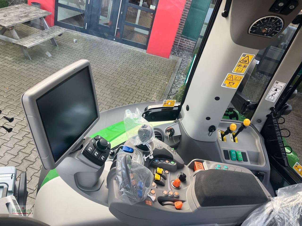 New Farm tractor Deutz-Fahr 6180 TTV 30 Jahre Edition: picture 14 New Farm tractor Deutz-Fahr 6180 TTV 30 Jahre Edition: picture 14