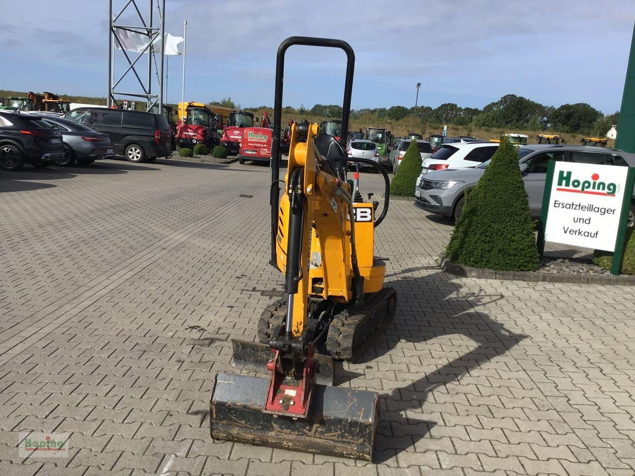 Mini excavator JCB 8010 CTS: picture 7