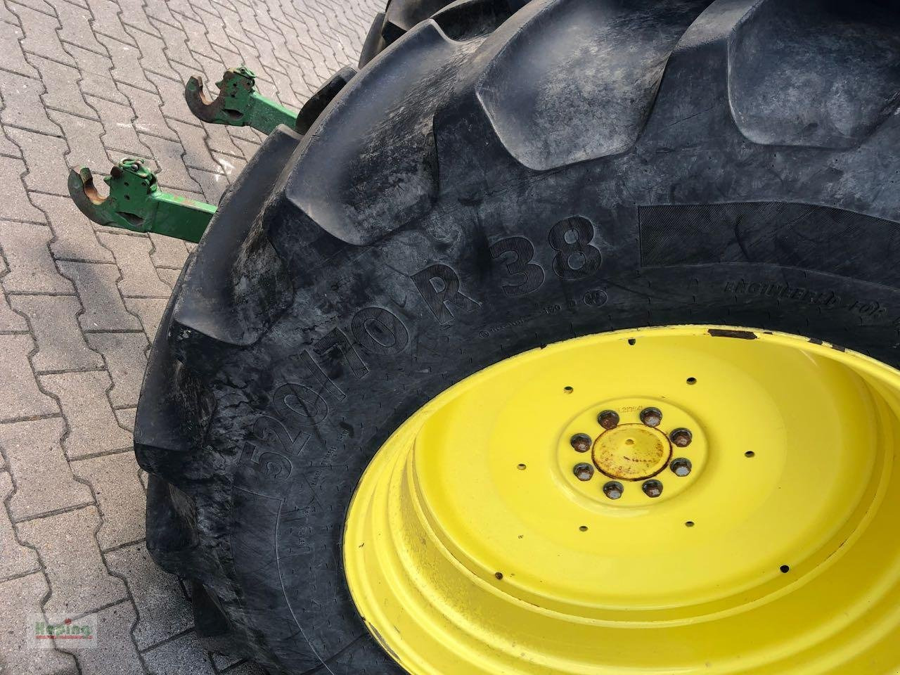 John Deere 6095 MC - Farm tractor: picture 4 John Deere 6095 MC - Farm tractor: picture 4