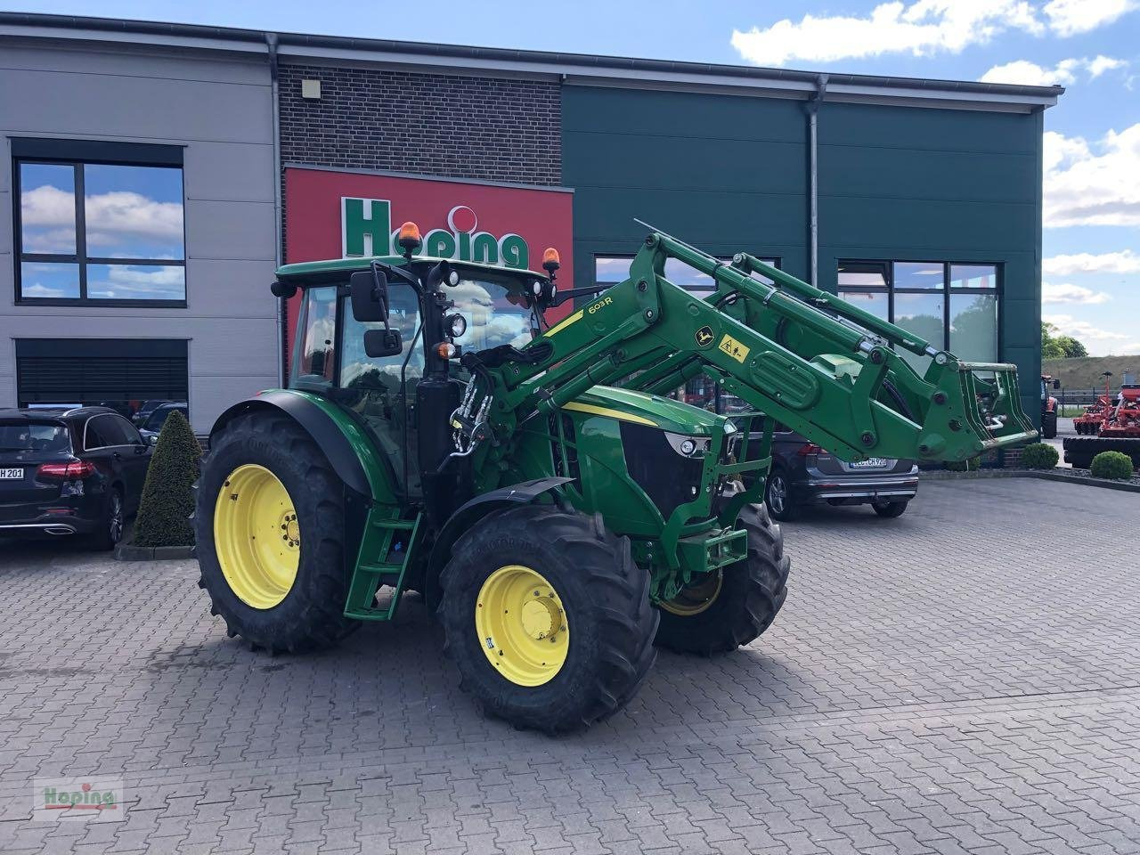 John Deere 6095 MC - Farm tractor: picture 1 John Deere 6095 MC - Farm tractor: picture 1