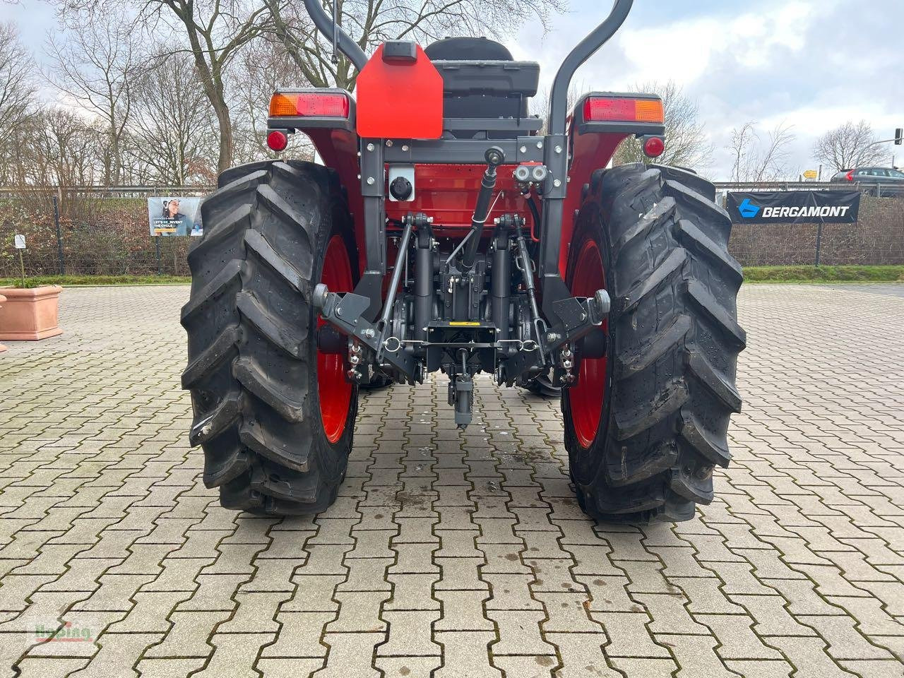 Kubota L1-452 DHW - Municipal tractor: picture 4 Kubota L1-452 DHW - Municipal tractor: picture 4