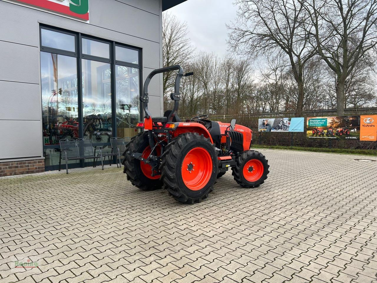 Kubota L1-452 DHW - Municipal tractor: picture 5 Kubota L1-452 DHW - Municipal tractor: picture 5