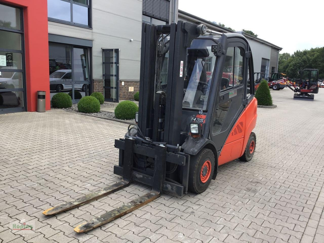 Linde H35D-01 - Diesel forklift: picture 2 Linde H35D-01 - Diesel forklift: picture 2