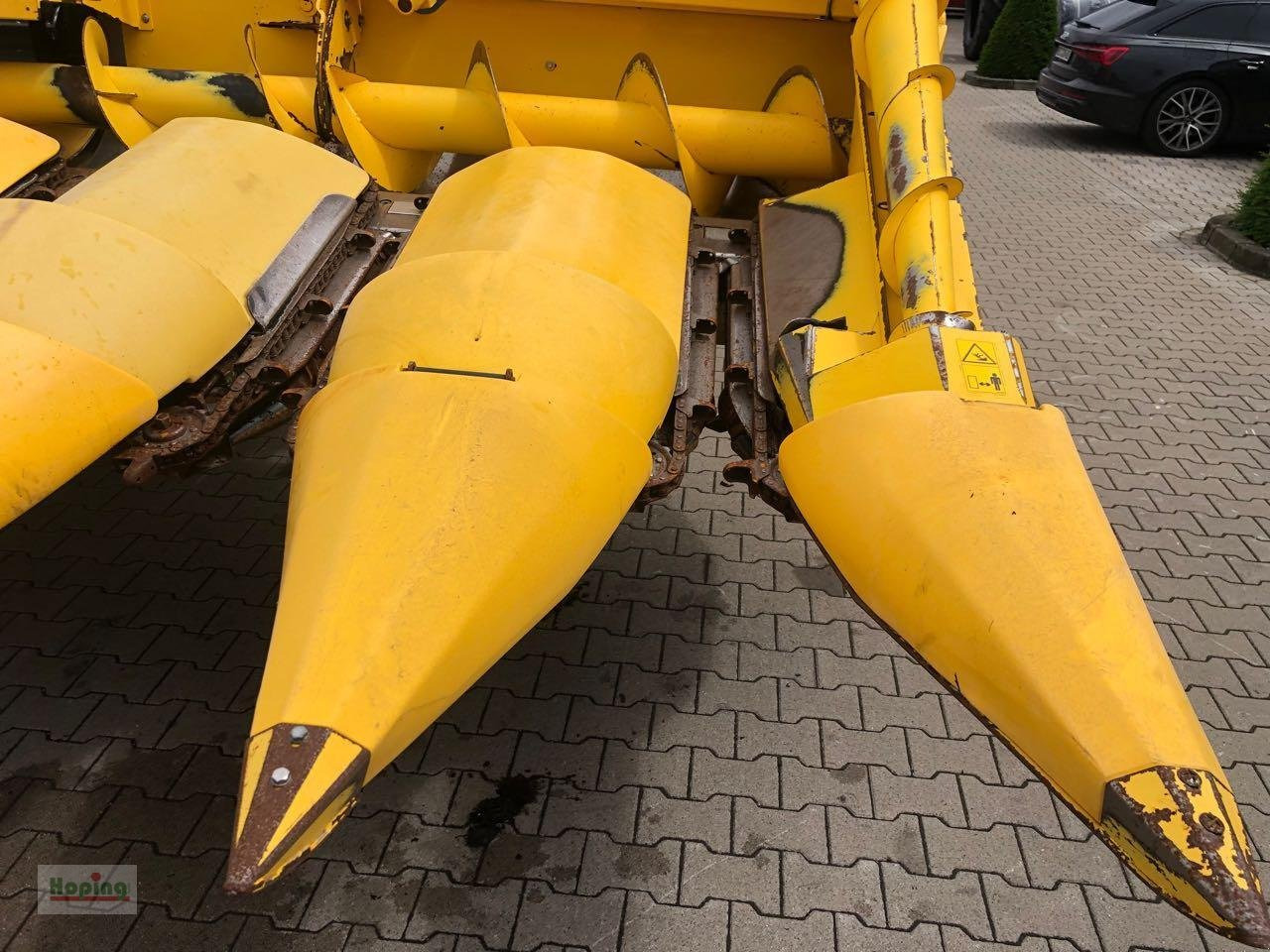 New Holland MF875W - Corn header: picture 4 New Holland MF875W - Corn header: picture 4