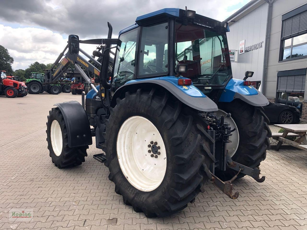 Farm tractor New Holland TSA 115: picture 10