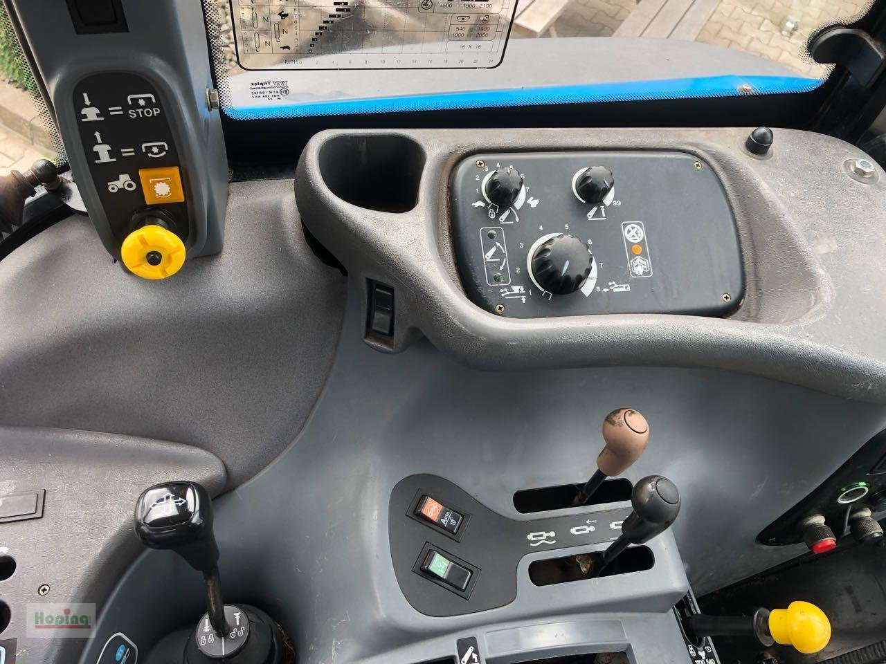 Farm tractor New Holland TSA 115: picture 13