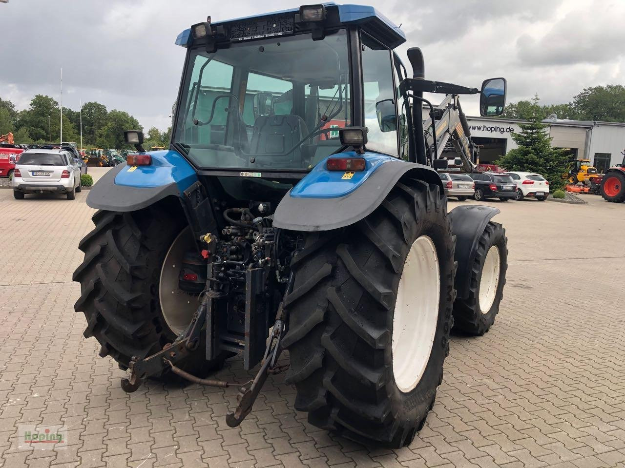 Farm tractor New Holland TSA 115: picture 8