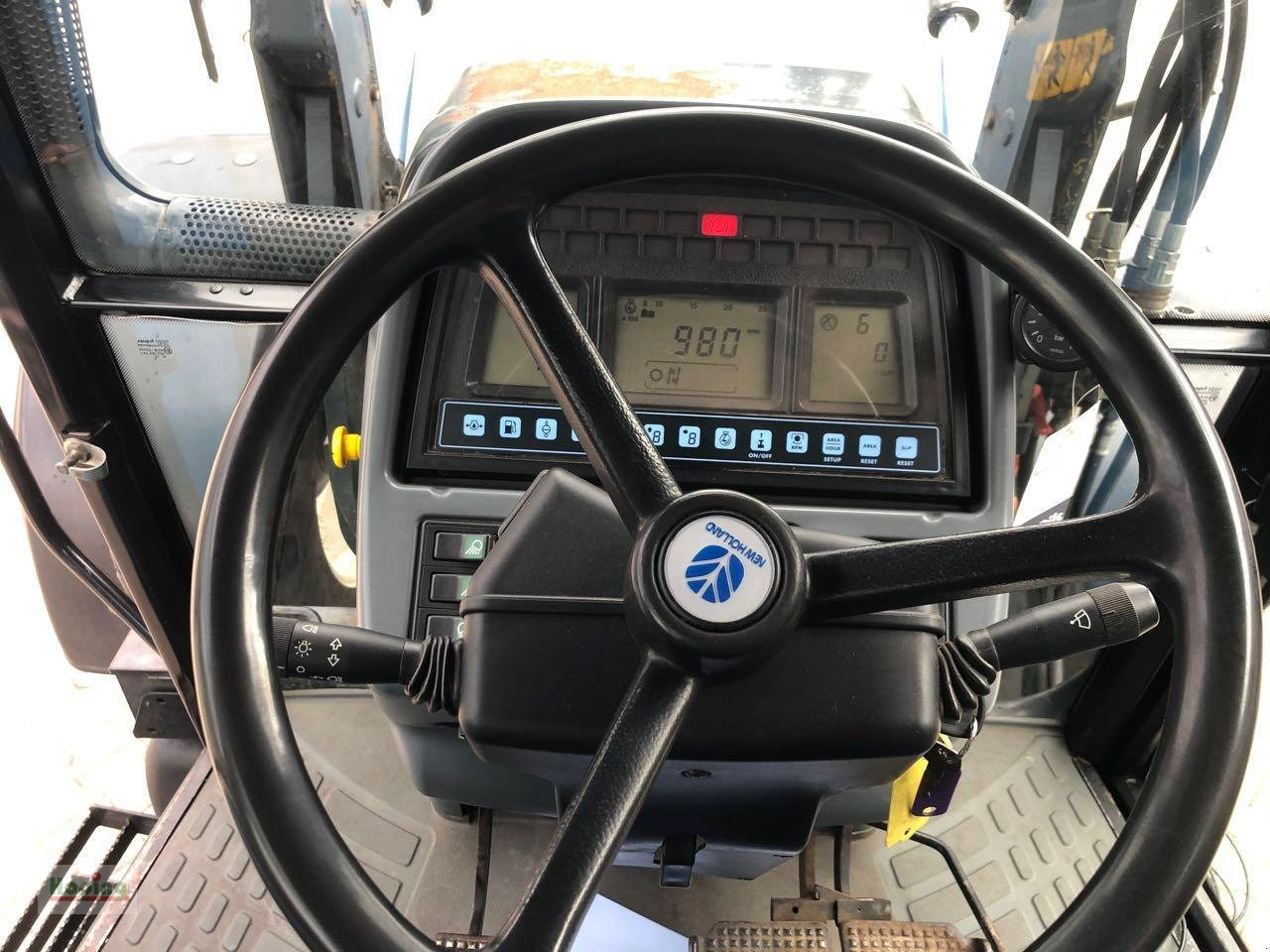 Farm tractor New Holland TSA 115: picture 18