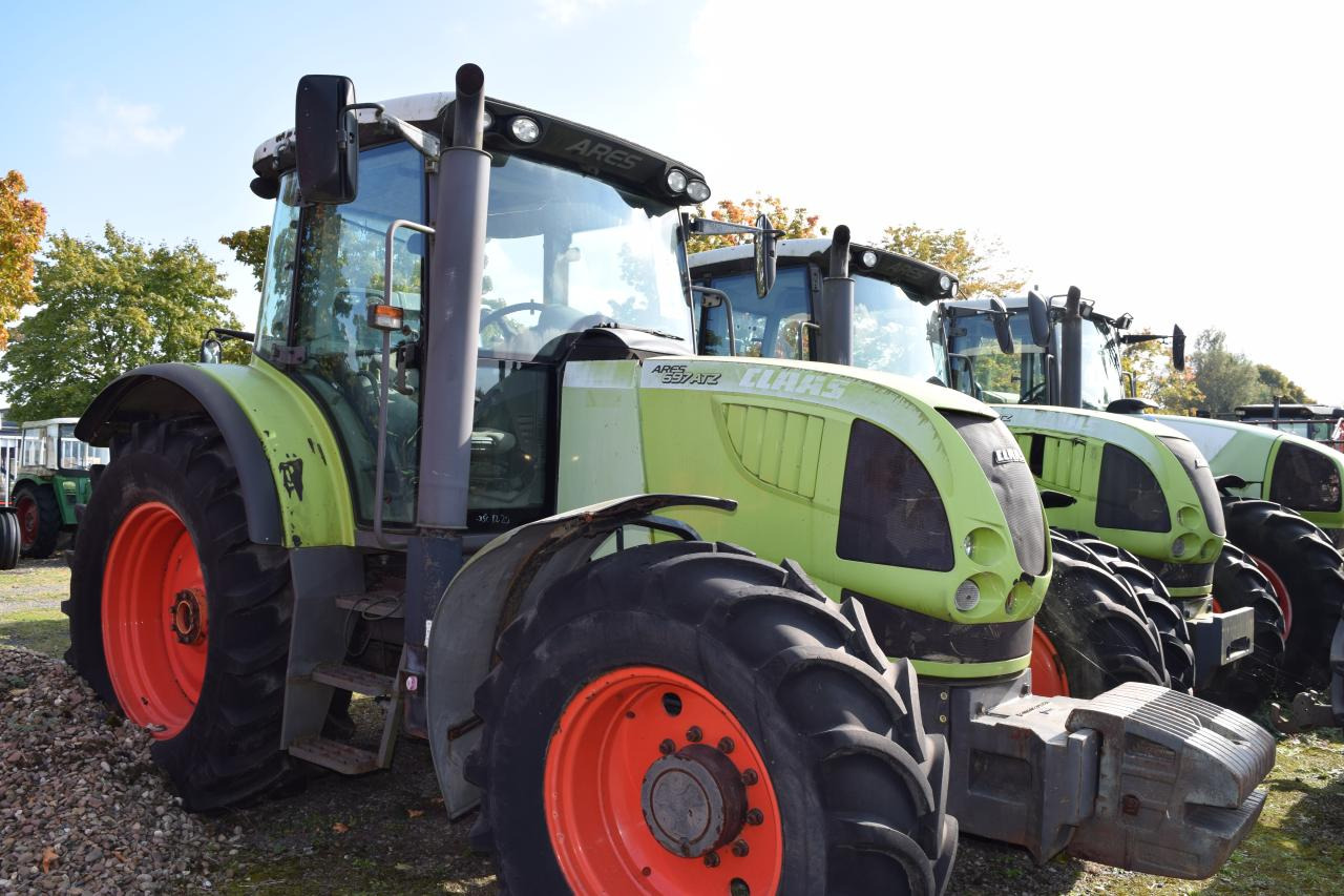 CLAAS Ares 697 ATZ - Farm tractor: picture 1 CLAAS Ares 697 ATZ - Farm tractor: picture 1